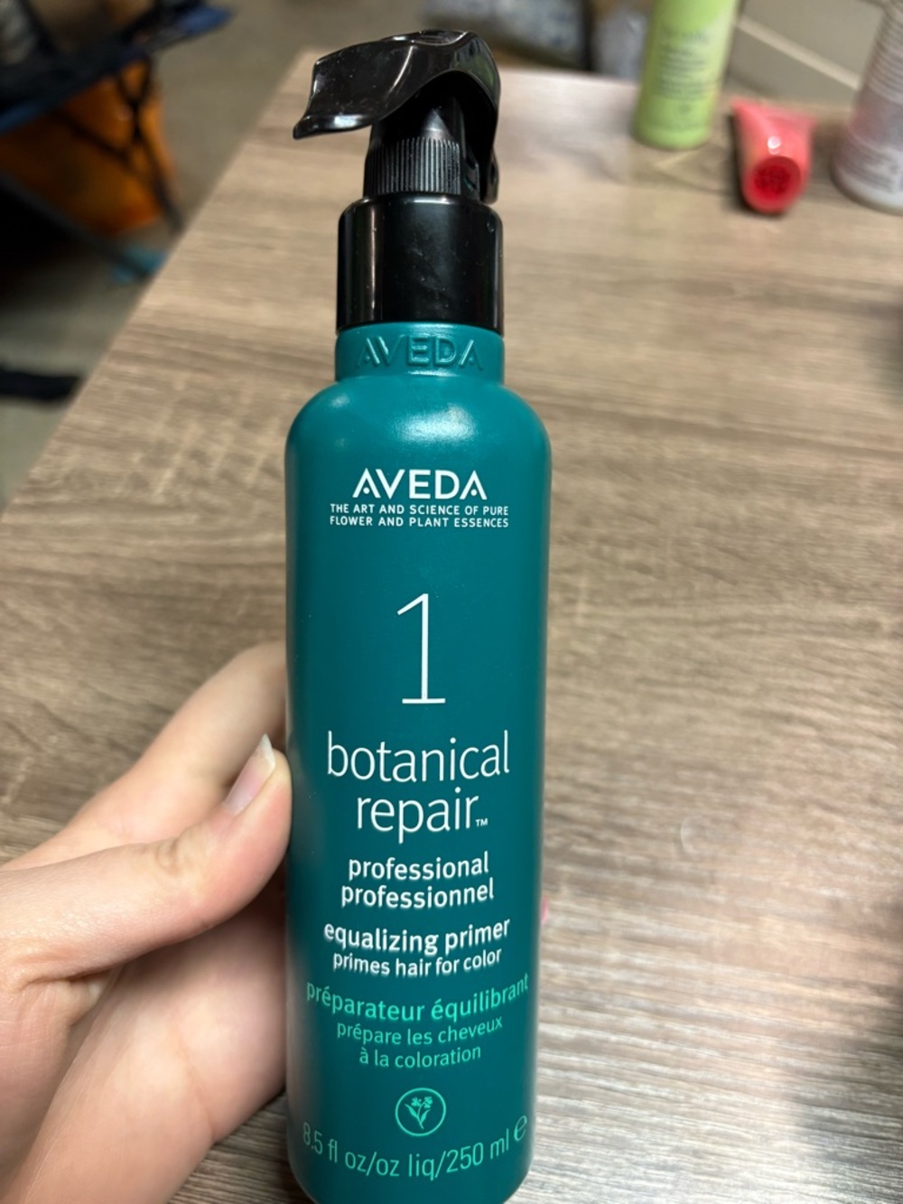 AVEDA Botanical Repair Primer in Teal